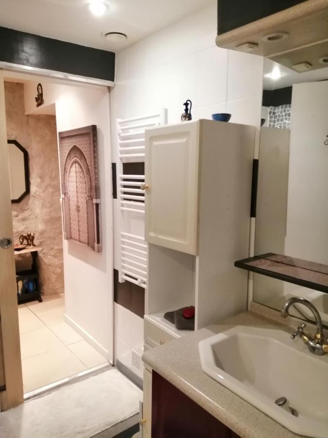 Jacuzzi Massage Sur Rdv,Duo,Reiki,Californien, Reflexologie Plantaire, Et Bouteille Mousseux Offerte Bed and Breakfast Ferolles Exteriör bild