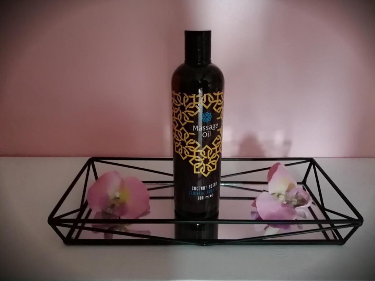 Jacuzzi Massage Sur Rdv,Duo,Reiki,Californien, Reflexologie Plantaire, Et Bouteille Mousseux Offerte Bed and Breakfast Ferolles Exteriör bild
